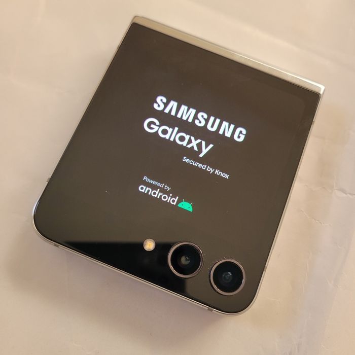 Samsung Z flip 5 256gb