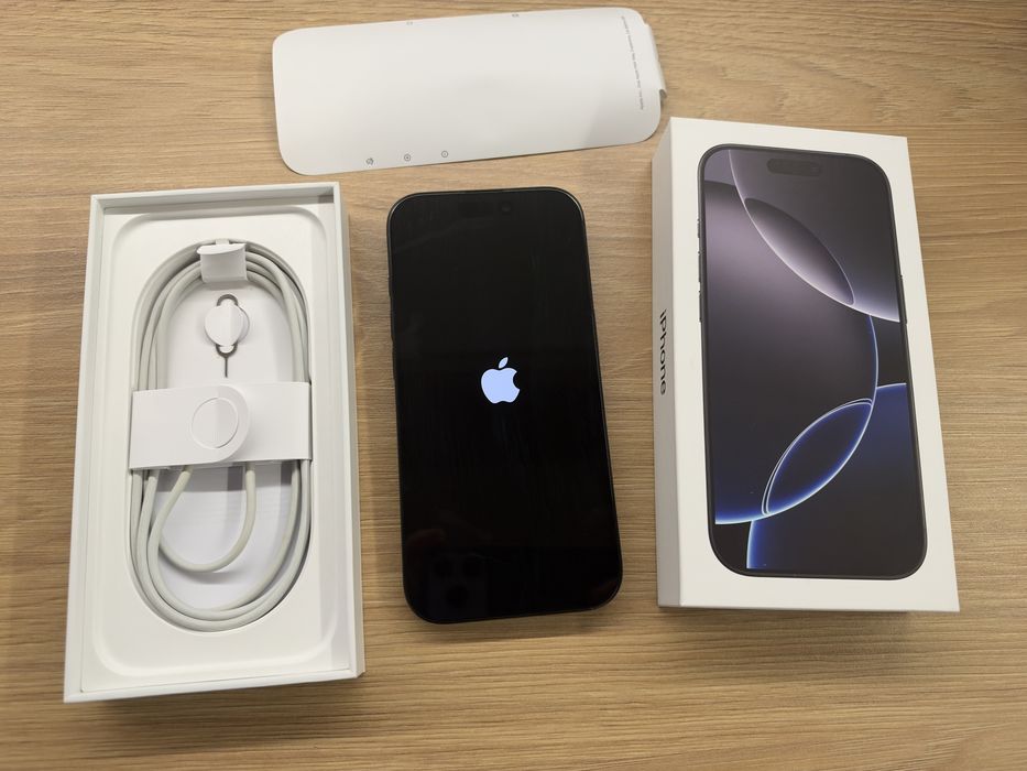 iPhone 16 Pro 128GB Black Titanium – Като нов, без забележки, пълен комплект