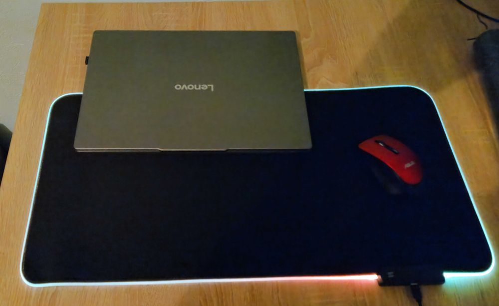 Mouse Pad pentru jocuri RGB