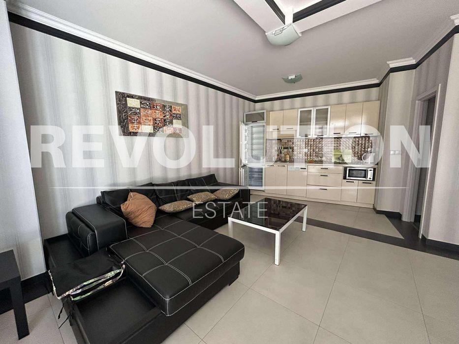 Тристаен апартамент в района на Бриз!