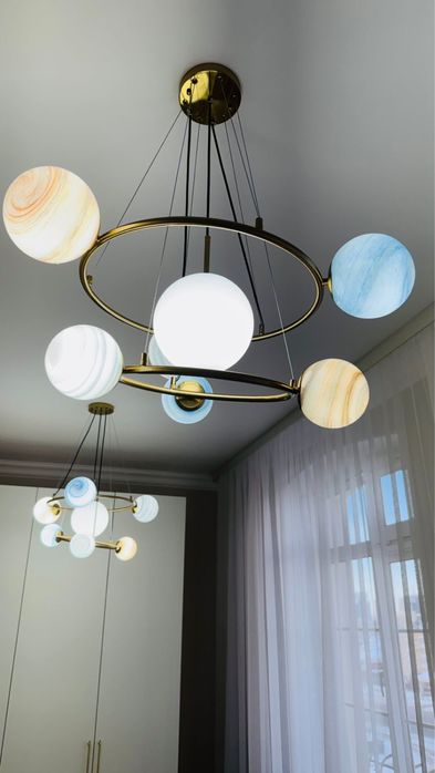 Продам две люстры по цене одной