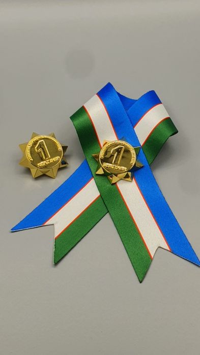 Значок наружный с лентой ко Дню Независимости Узбекистана