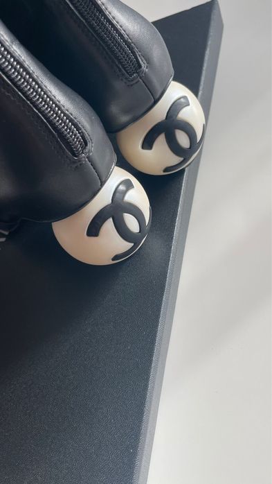 Обувь Chanel выше колен сапоги