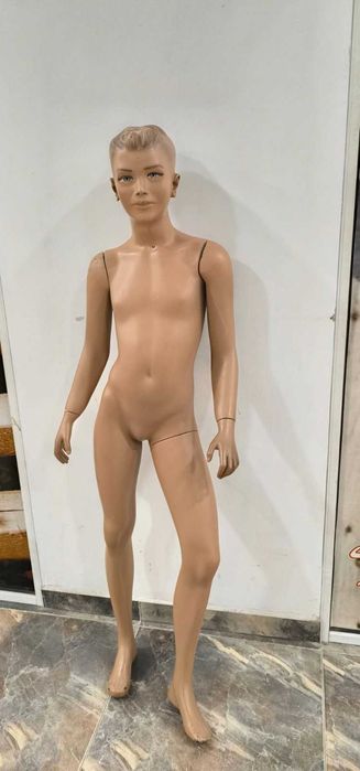 Манекен за дрехи