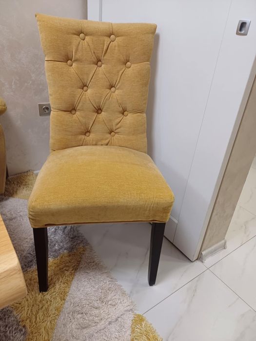 Продавам 6 броя трапезни стола