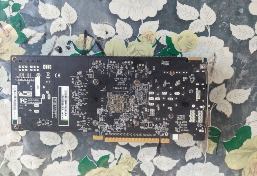 Placa Video Sapphire Radeon R9 270X Vapor-X 2GB