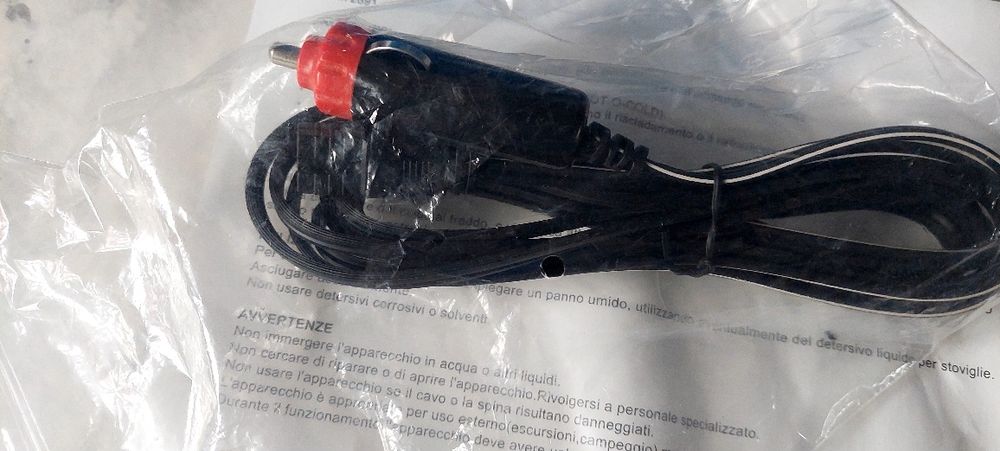 Minifrigider cosmetice 12v