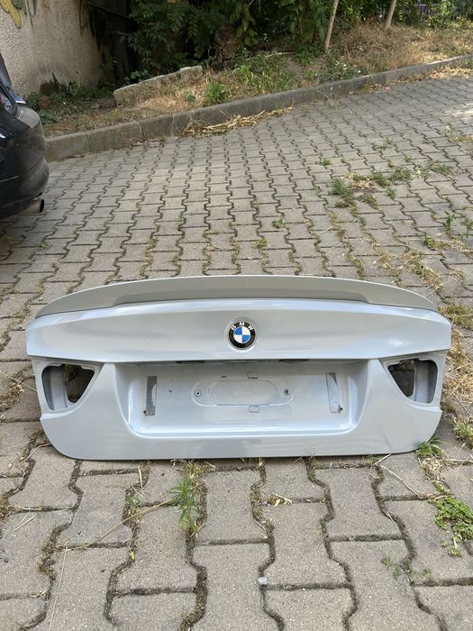 Заден капак БМВ Е90 Фейслифт + Стопове Оригинални Фейслифт BMW E90 LCI + Подарък Лип Спойлер