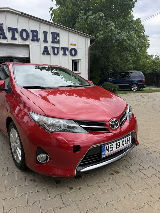 TOYOTA Auris 2013 — imagine 5