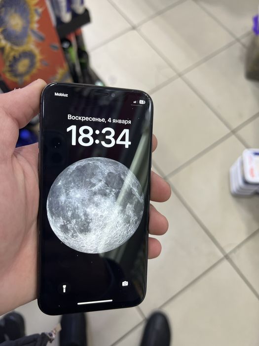 Iphone x srochna sotiladi