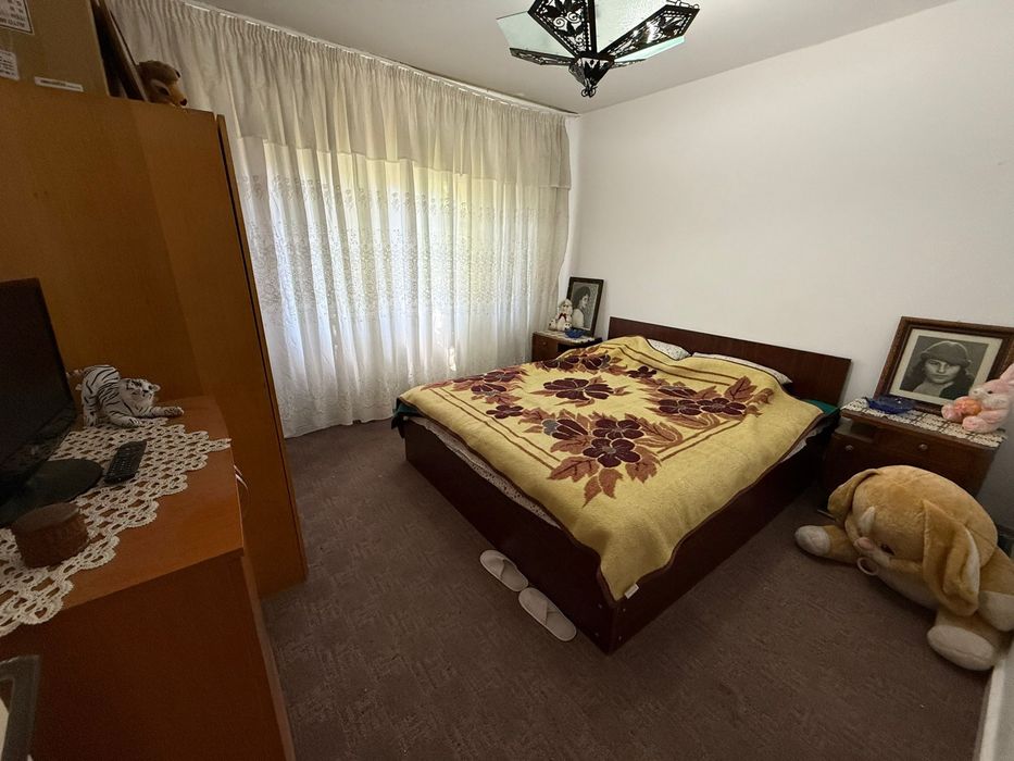 Apartament 3 camere decomandat Craiovita Noua