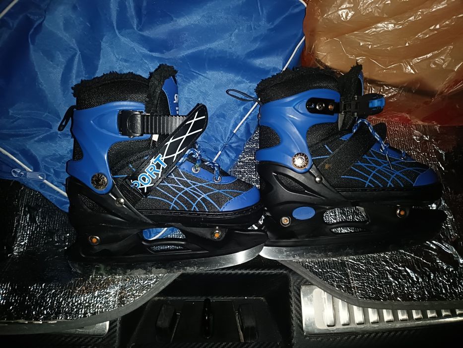 Продам коньки детские