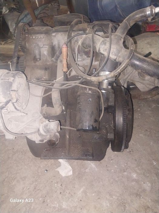 Продам двиготель с навесным б3 б4