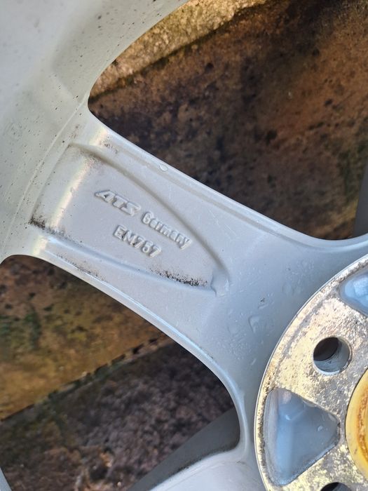 Джанти 17 с нови зимни гуми