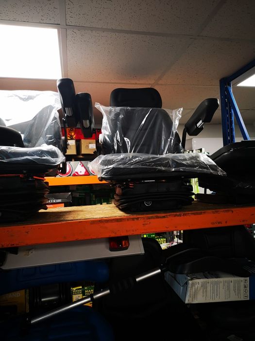 Scaun pneumatic tractor sau mecanic