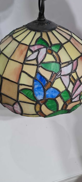 Lampi Tiffani deosebite