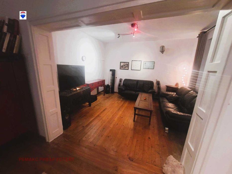 Тристаен апартамент под наем в центъра на гр. Русе