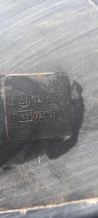Vând oglinda volvo