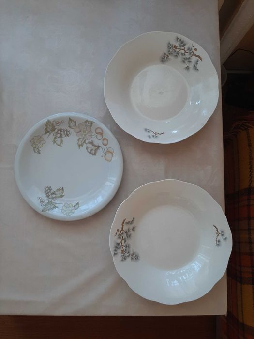 СПЕЦИАЛНО ПРЕДЛОЖЕНИЕ 18 за 5 | Комплект порцеланови чинии (18 бр.)