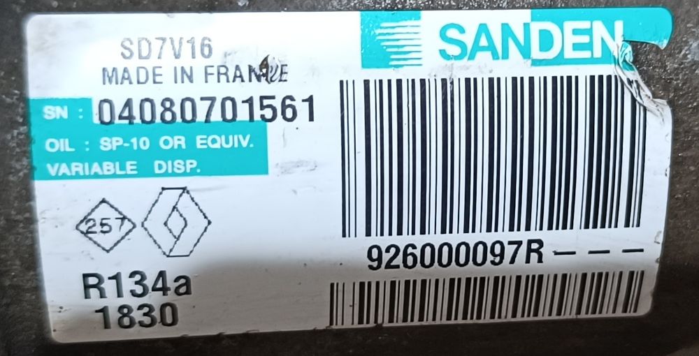 Продам компрессор кондиционера Reno Nisan