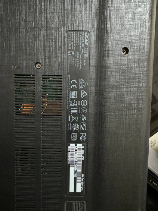 Acer arpire E15 4/500gb