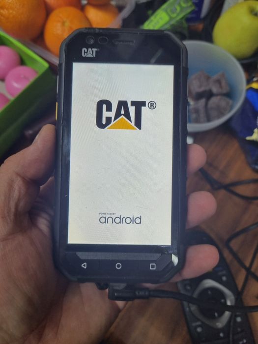 Telefon mobil CAT s30