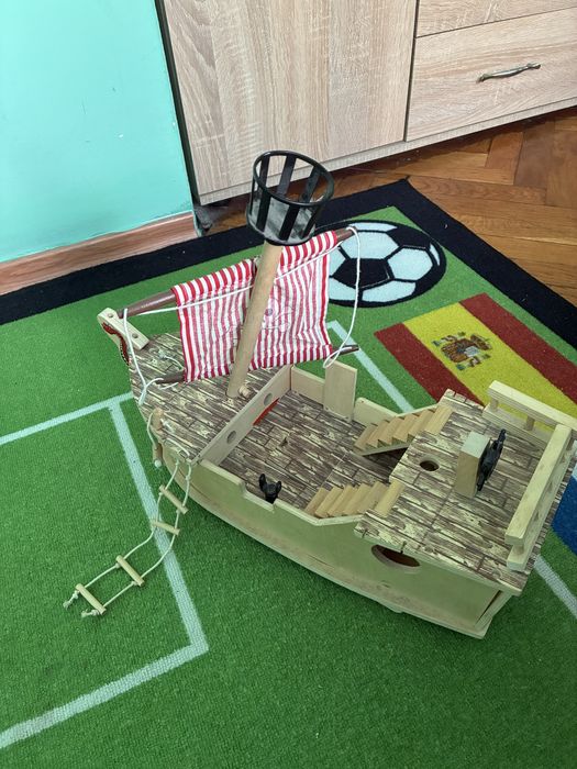 Голям пакет детски играчки – коли, роботи, плюшени, пиратски кораб