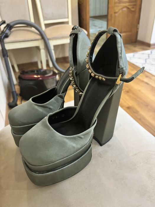 Туфли 5000тг. 37 размер