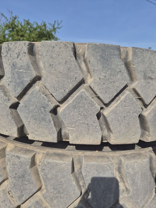 Set 8 roti excavator 1000 pe 20