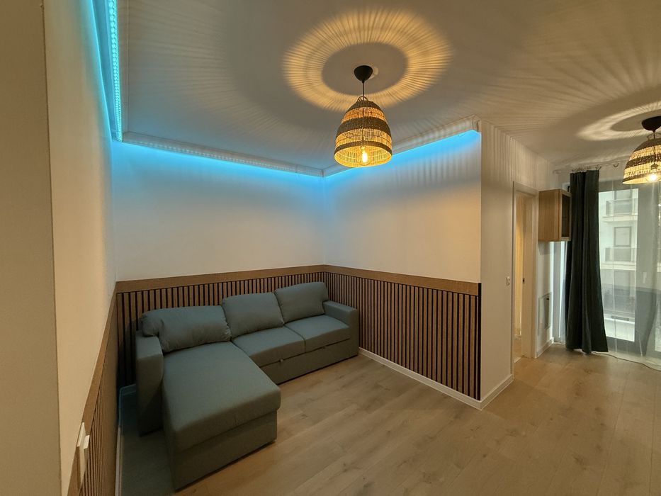 Hils Titanium, prima inchiriere garsoniera