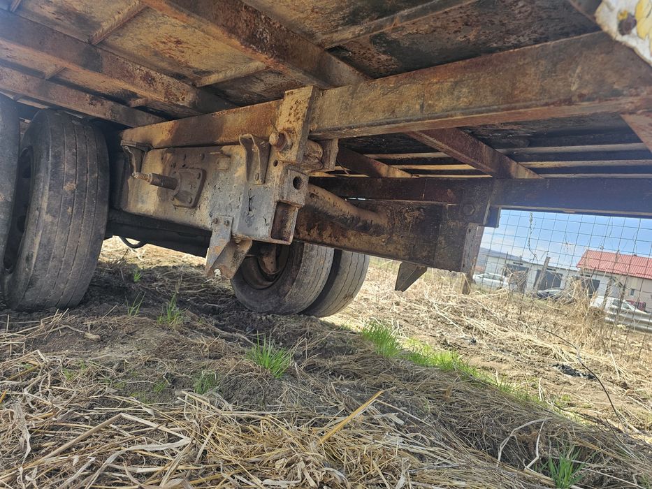 Remorca basculabila foriestera