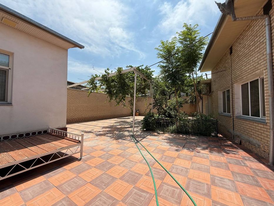 Tayyor 6 sotiqli hovli sotiladi