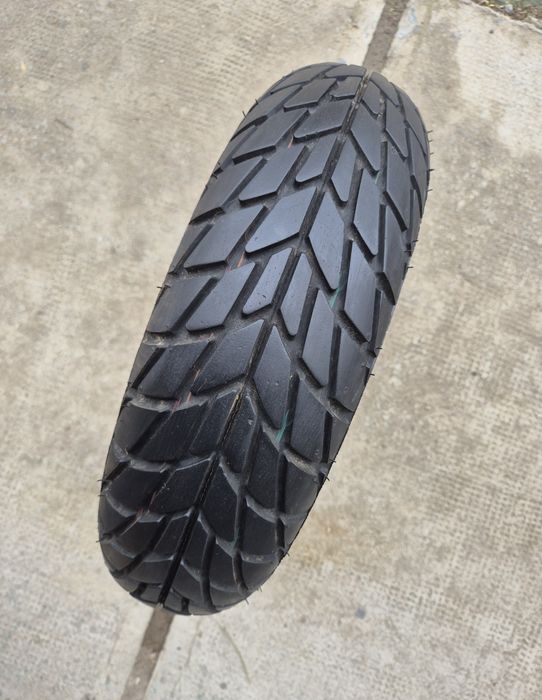 O bucată 120/70 R12 vară - una Michelin Sava