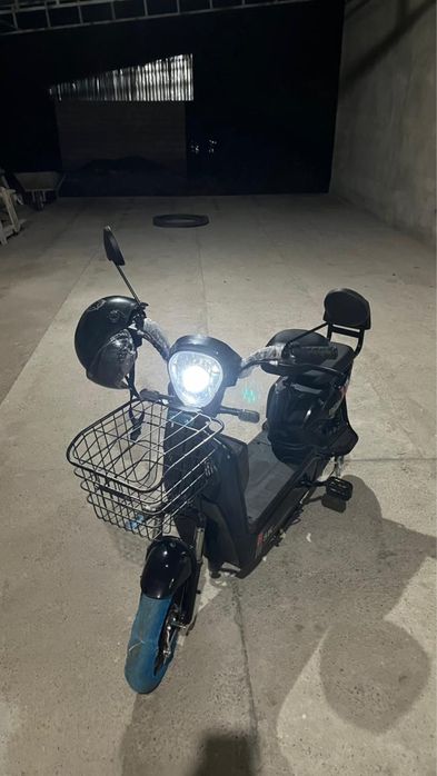 Скутер электрический(мапед)