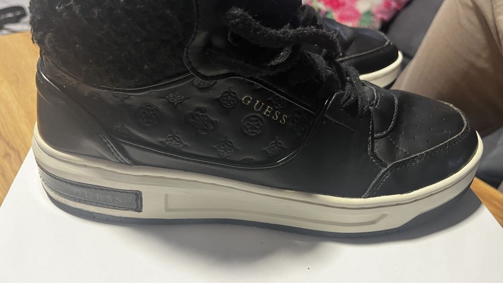 Обувки Guess, р-р 40