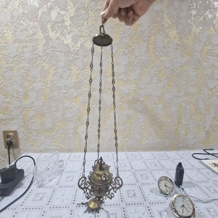 Бронзовое кадило  и будильники часы