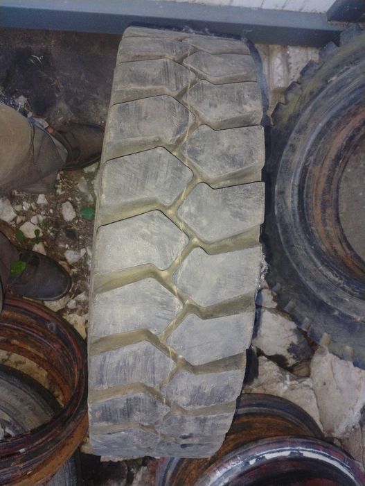 Гума 7.00х15 не са карани 1 метър