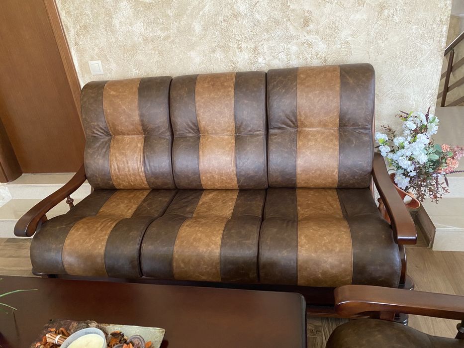 Мека мебел с маса