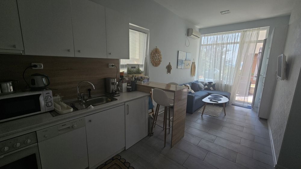 Дава се под наем Двустаен апартамент в Бургас, Сарафово - 55 кв.м за 408 € - Снимка #1