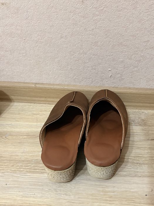 Дамски обувки сабо от естествена кожа в два цвята