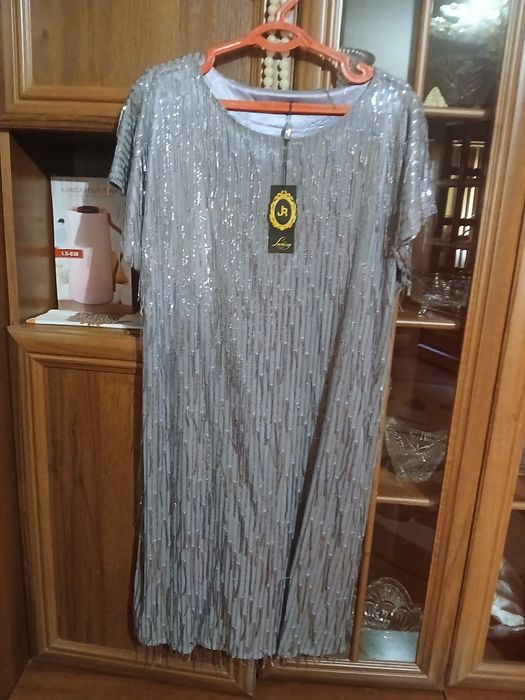 Платья разных размеров уточняйте все бренды