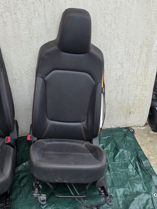 Scsune si banchete Dacia Spring