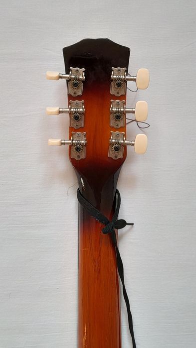 Гитара 6 струнная