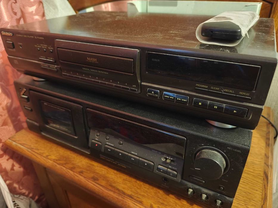 CD проигрыватель Technics и кассетная дека Aiwa