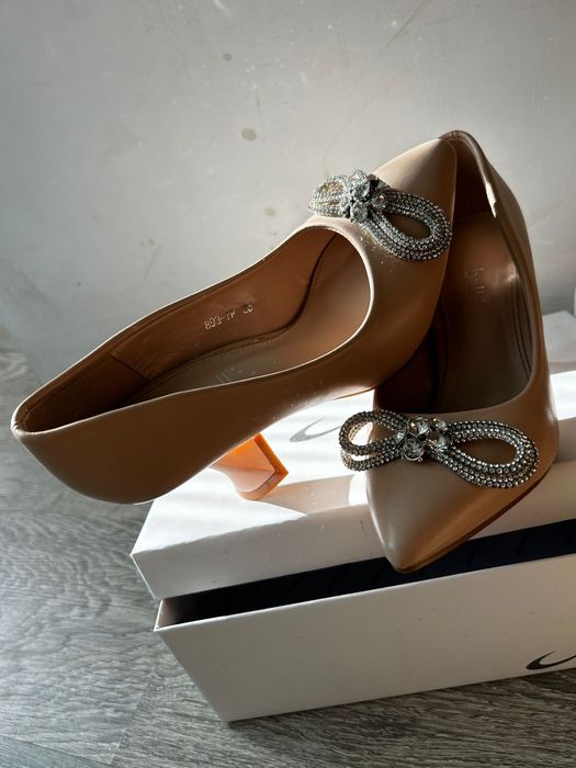 туфли продам новый.