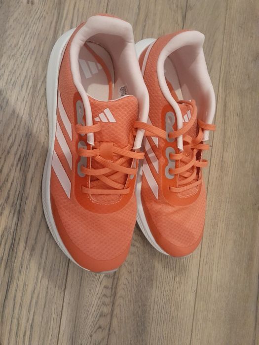 Adidas маратонки 39 номер