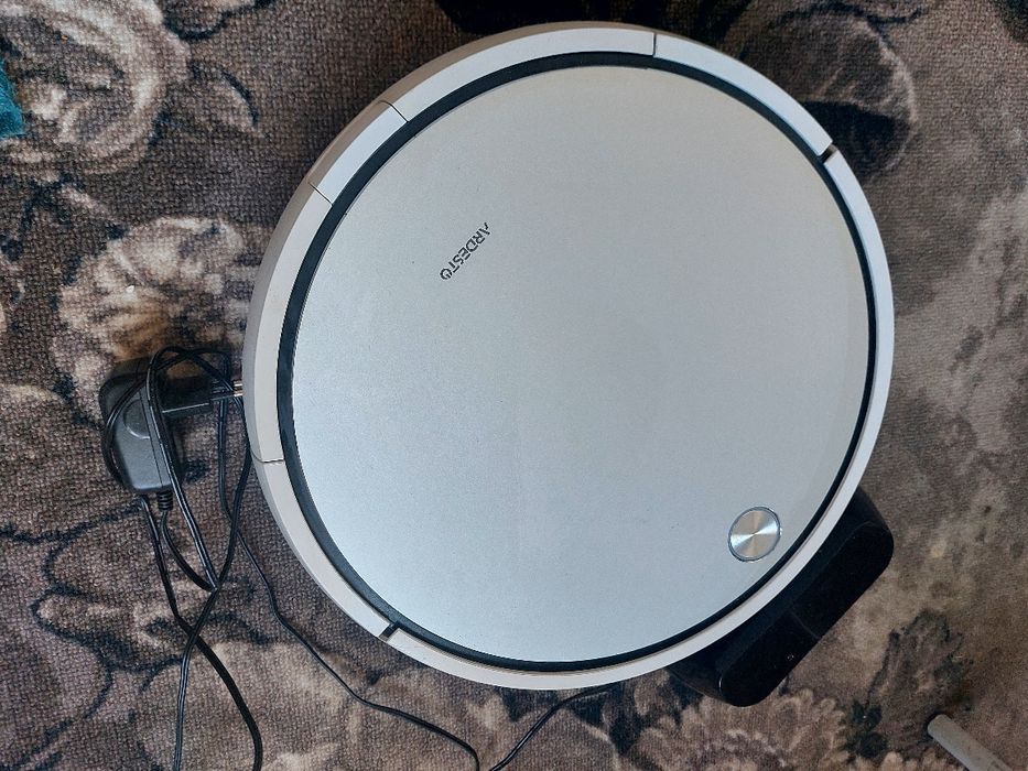 Продам моющий робот пылесос