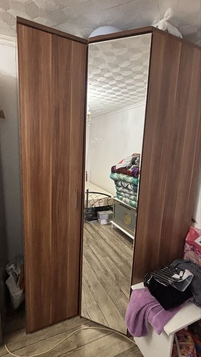 Шкаф угловой в хорошем в качестве