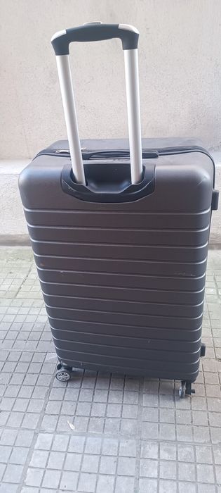 Огромен куфар за път