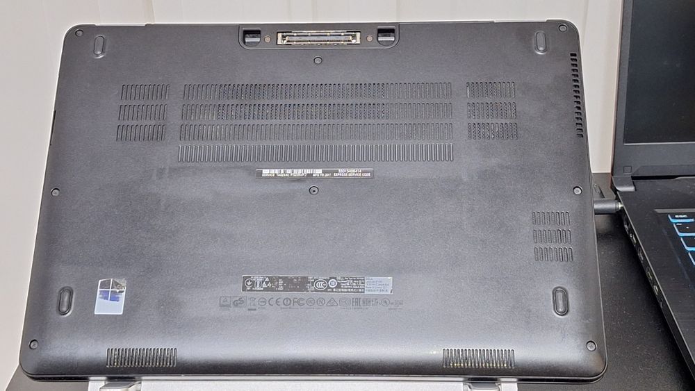 Laptop Dell E7470 16GB RAM i5-6300u 240GB SSD NFC SC taste luminate